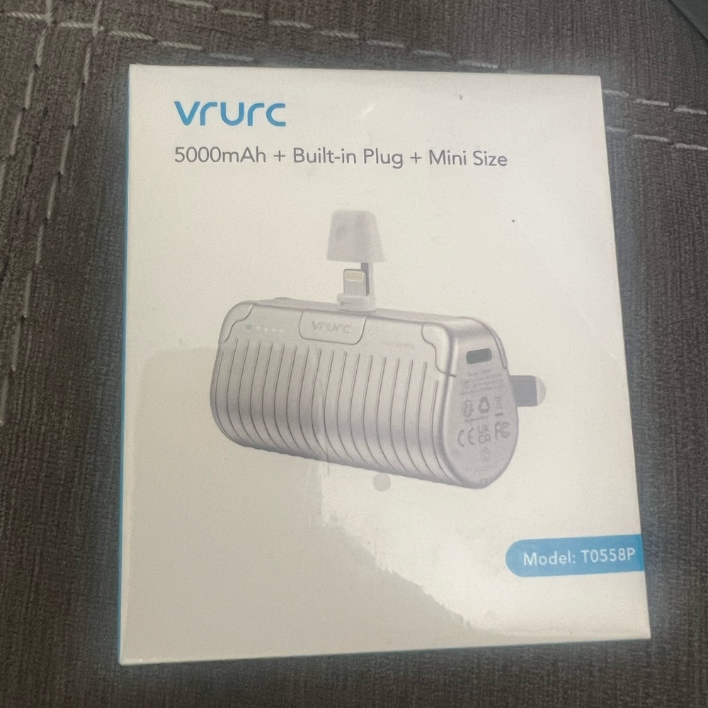 Vrurc 5000mAh Portable Charger in Silver